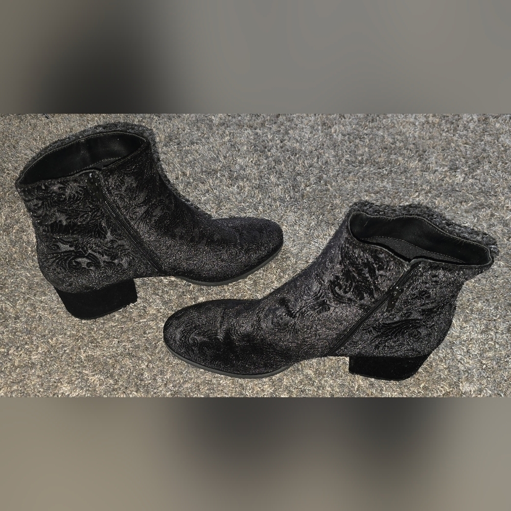 Vaneli Zeda black troppy velvet boots Womens Size 10 - Picture 7 of 9
